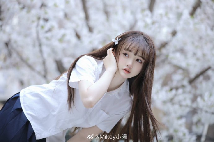 哆啦A梦 封面